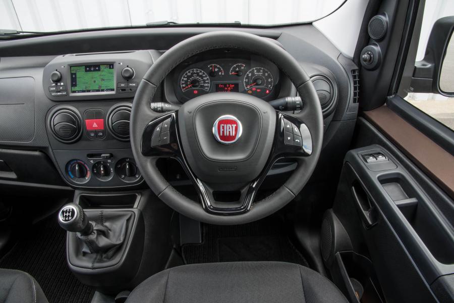 Панель приборов Fiat Fiorino Adventure (225) 2016 года  (UK) (фото 6 из 25)